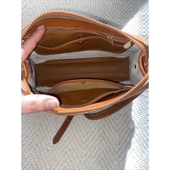 Vintage Dooney & Bourke All Weather Leather Brown Crossbody Bag Purse Handbag - Picture 9 of 11